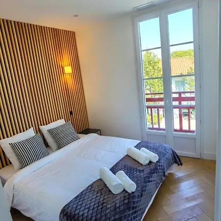 Piscine Et Jacuzzi Loft Ravissant Dans Une Maison Basque Anglet Exterior photo